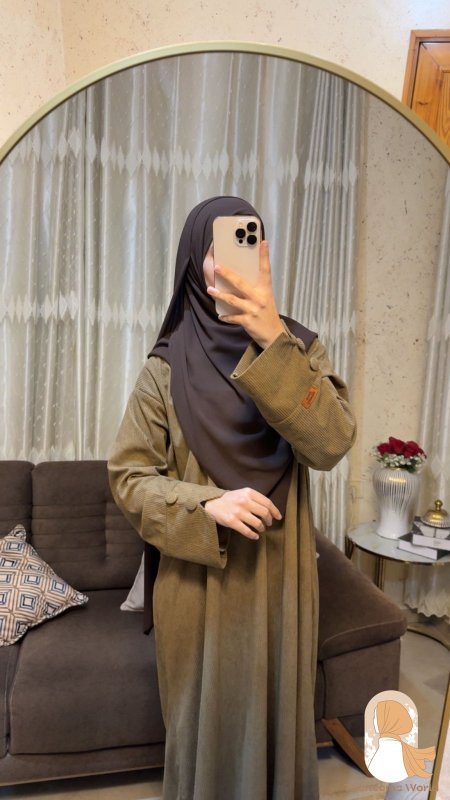 عباية جنان قماش كوردروي  بتلبس لحد طول ١٦٧  سم ووزن ٦٥ كيلو
