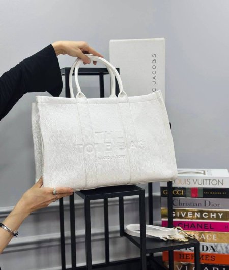 شنطة The tote bag حجم كبير