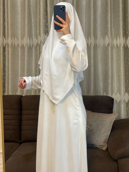 طقم طيبة  للحج والعمرة ( قطعتين ) النقاب اختياري