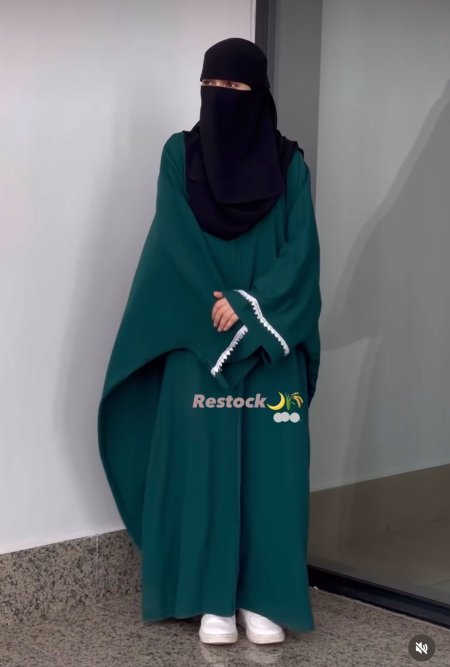 عباية آية قماش كريب بتلبس لحد طول 175 سم