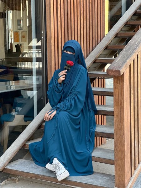 عباية دعاء قماش كريب برلينتا  بتلبس لحد طول 170 سم