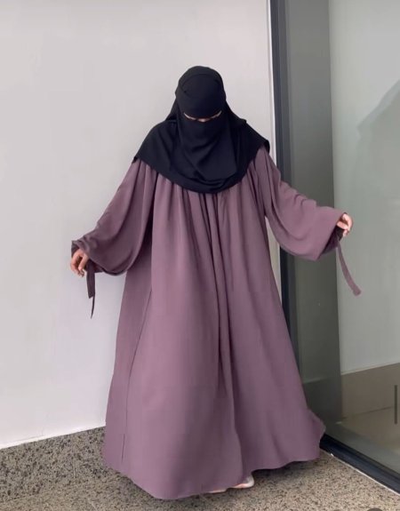 عباية خديجة قماش كريب تركي بتلبس لحد طول ١٧٠ سم