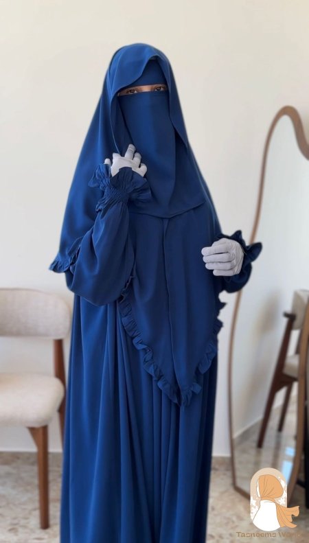 أزرق