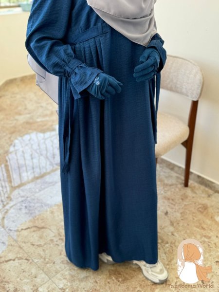 أزرق