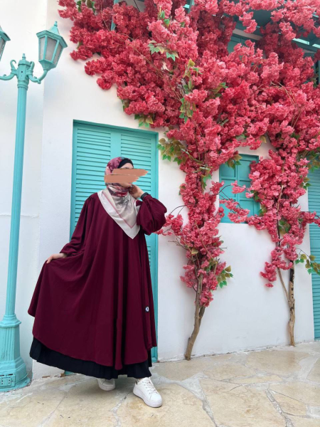 ادناء وقار  ( كاب + تنورة ) بلبس لحد طول 180 سم ووزن 150 كيلو