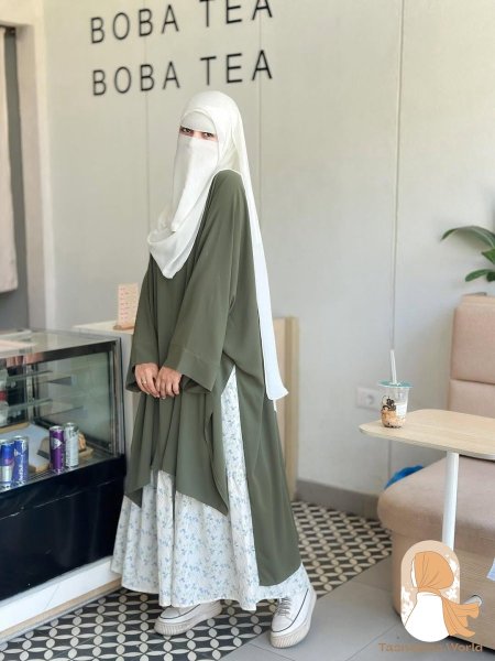 طقم ميرا قطعتين ( كاب + تنورة ) قماش كريب مُناسب لحد طول 180 سم ووزن 300 كيلو 🤫